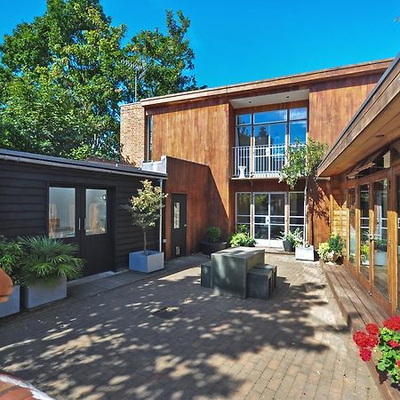 Cedar House Canterbury Quarto foto
