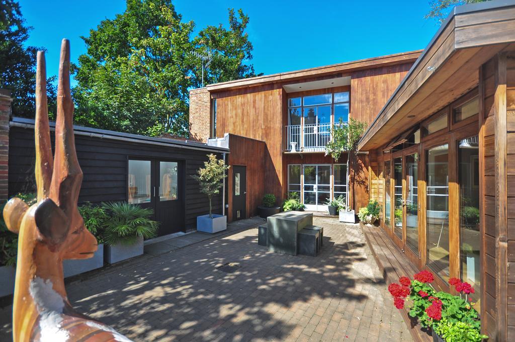 Cedar House Canterbury Quarto foto